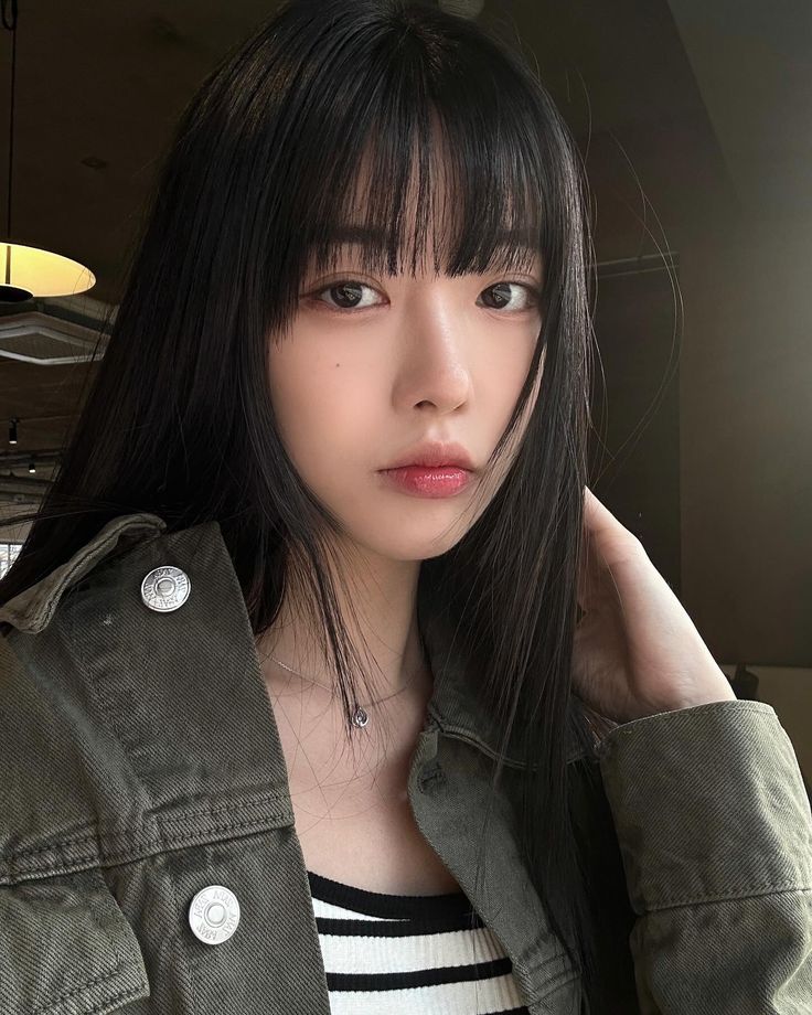 Natural See-through Bangs & Long Straight Hair